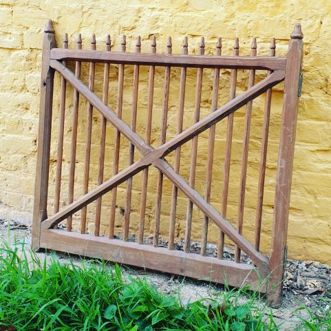 Colonial internal half gate c 1845