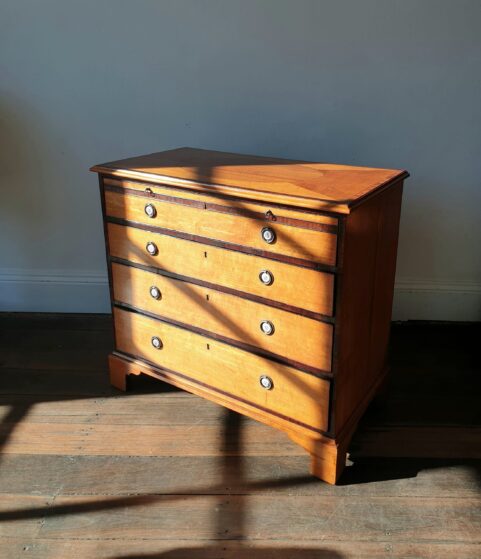George III Satinwood Chest of Drawers c1790