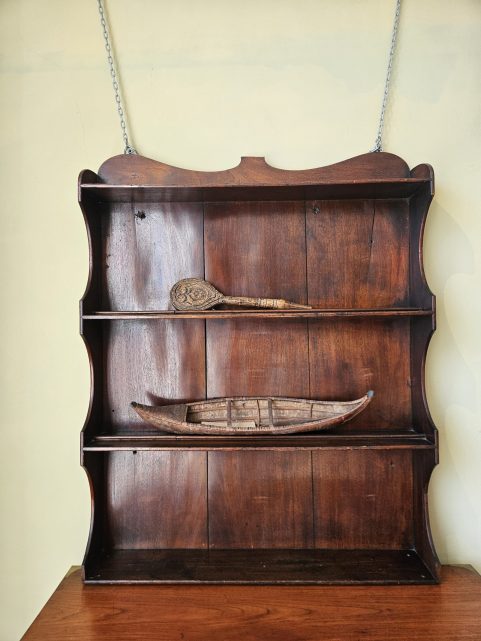 Regency Mahogany Hanging Shelf c1820